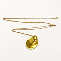 Tiffany & Co Elsa Peretti 18K Gold Madonna Pendant Necklace