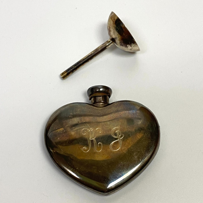 Vintage TIFFANY & Co Sterling Silver .925 Heart Perfume Bottle Funnel/Box Vintage TIFFANY & Co Sterling Silver .925 Heart Perfume Bottle Funnel/Box