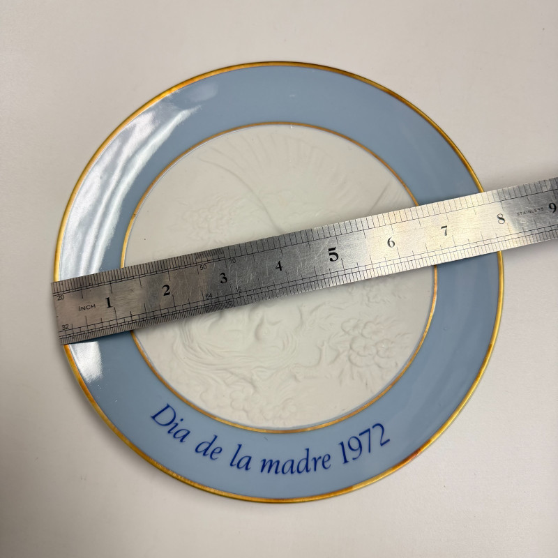 Lladro Dia de la Madre 1972 Mother's Day Plate Blue & White Bas Relief w/Box