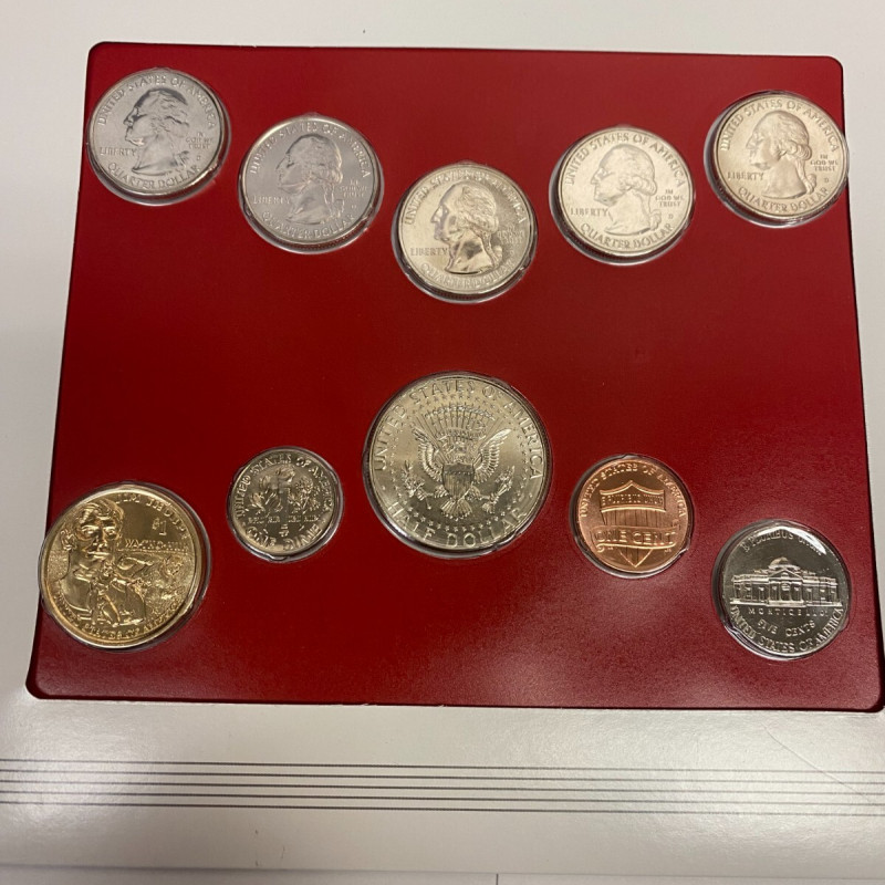 2018 D Denver Uncirculated Mint Set Postal Commemorative Society Coin & Stamps