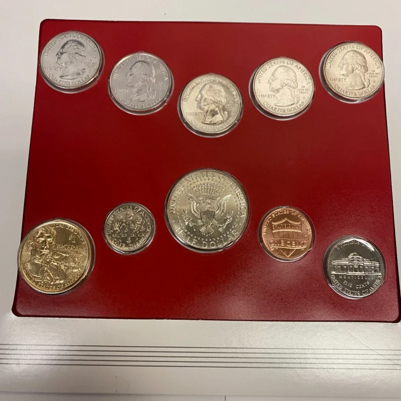 2018 D Denver Uncirculated Mint Set Postal Commemorative Society Coin & Stamps