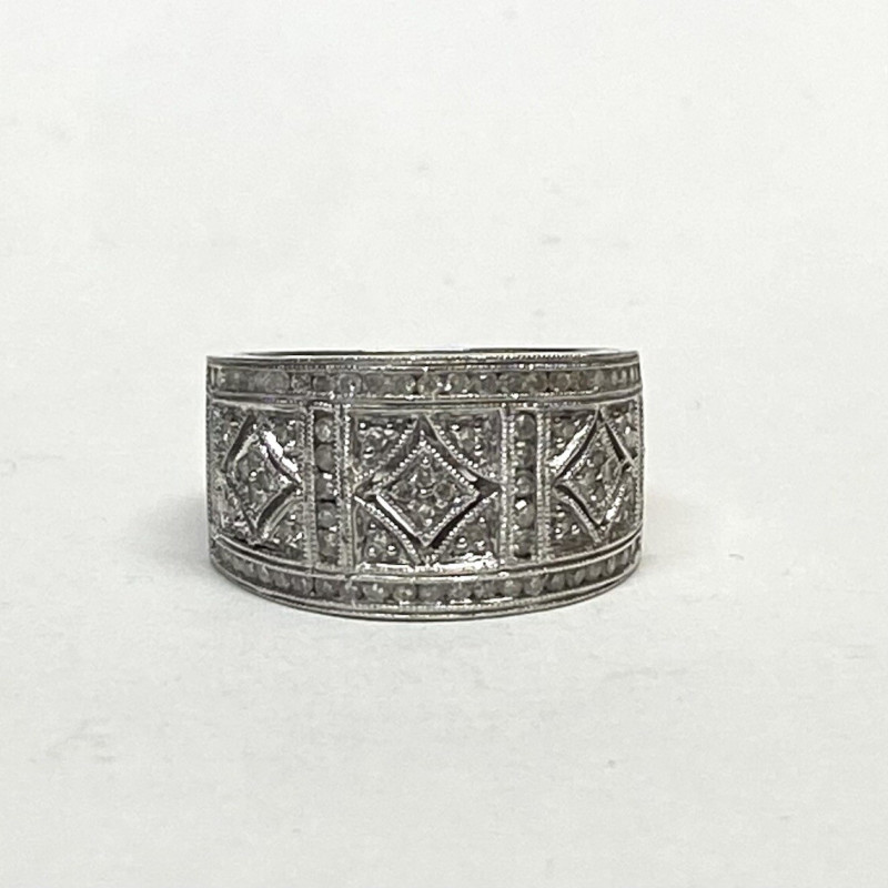 14k Ring with Diamond Style Studded Ring, 6.6 g, Size: 7