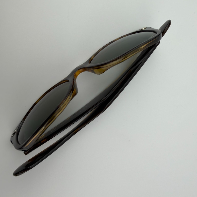 Ray-Ban RB2132 New Wayfarer 710/51 Tortoise Gradient 52mm w/ Case Good Condition