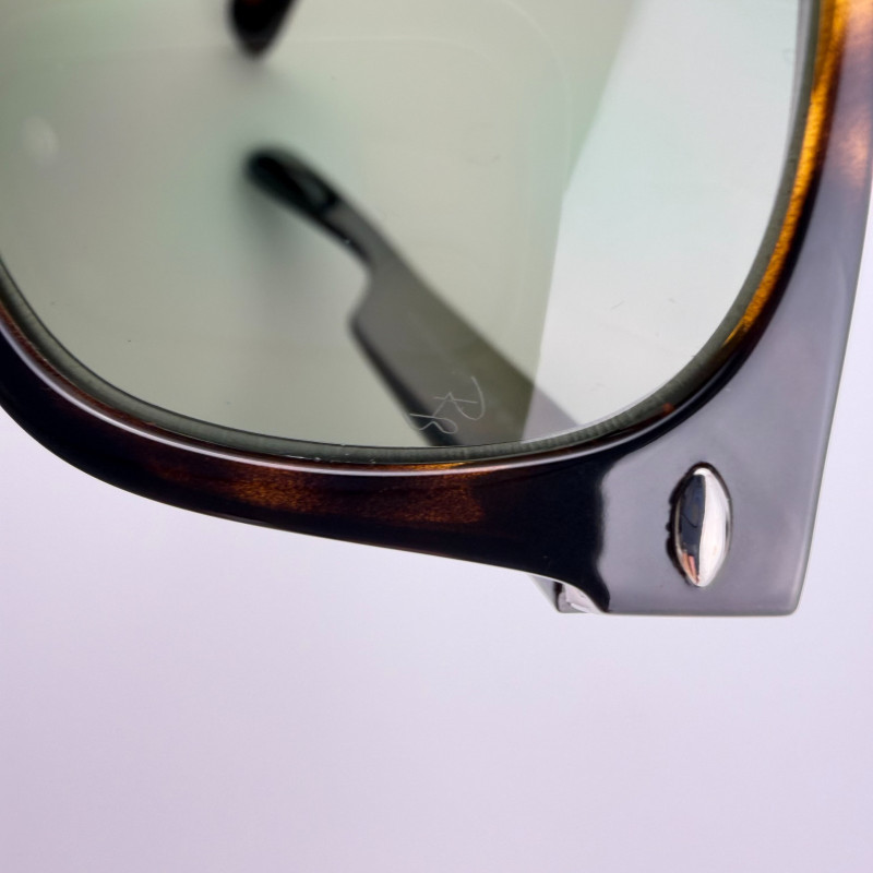 Ray-Ban RB2132 New Wayfarer 710/51 Tortoise Gradient 52mm w/ Case Good Condition