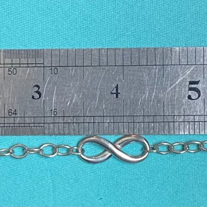 Tiffany & Co Silver Figure Eight Infinity Thick Oval Chain 7.25 Bracelet POUCH Tiffany & Co Silver Figure Eight Infinity Thick Oval Chain 7.25 Bracelet POUCH