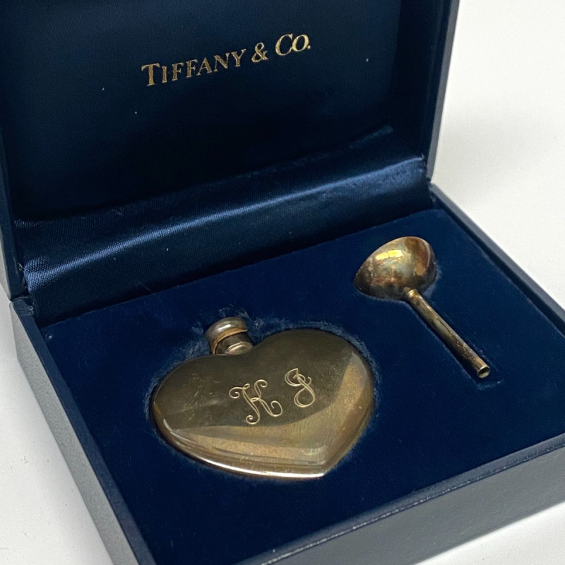 Vintage TIFFANY & Co Sterling Silver .925 Heart Perfume Bottle Funnel/Box Vintage TIFFANY & Co Sterling Silver .925 Heart Perfume Bottle Funnel/Box
