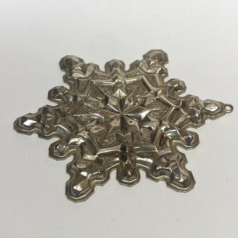 1971 Gorham Sterling Silver Christmas Snowflake Ornament !!! 20.4 grams 1971 Gorham Sterling Silver Christmas Snowflake Ornament !!! 20.4 grams