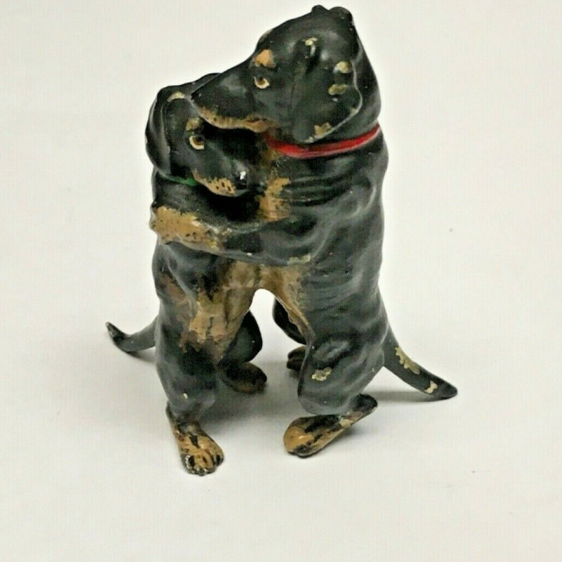 ANTIQUE TWO DOGS HUGGING FIGURI HEAVY FOR WALL CABINET BROWN