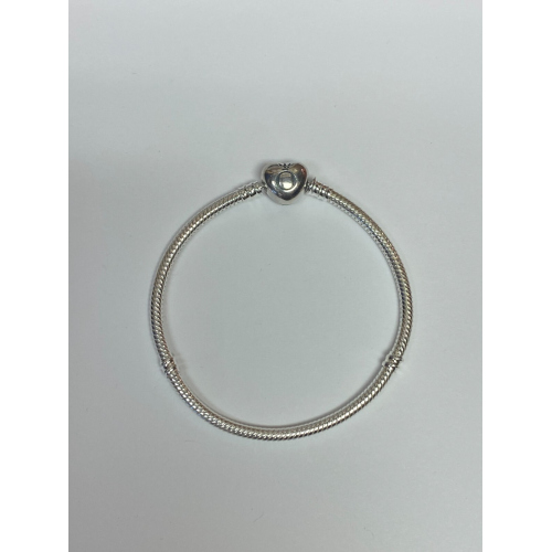 PANDORA Moments Heart Clasp Snake Chain Bracelet Size 7 inches