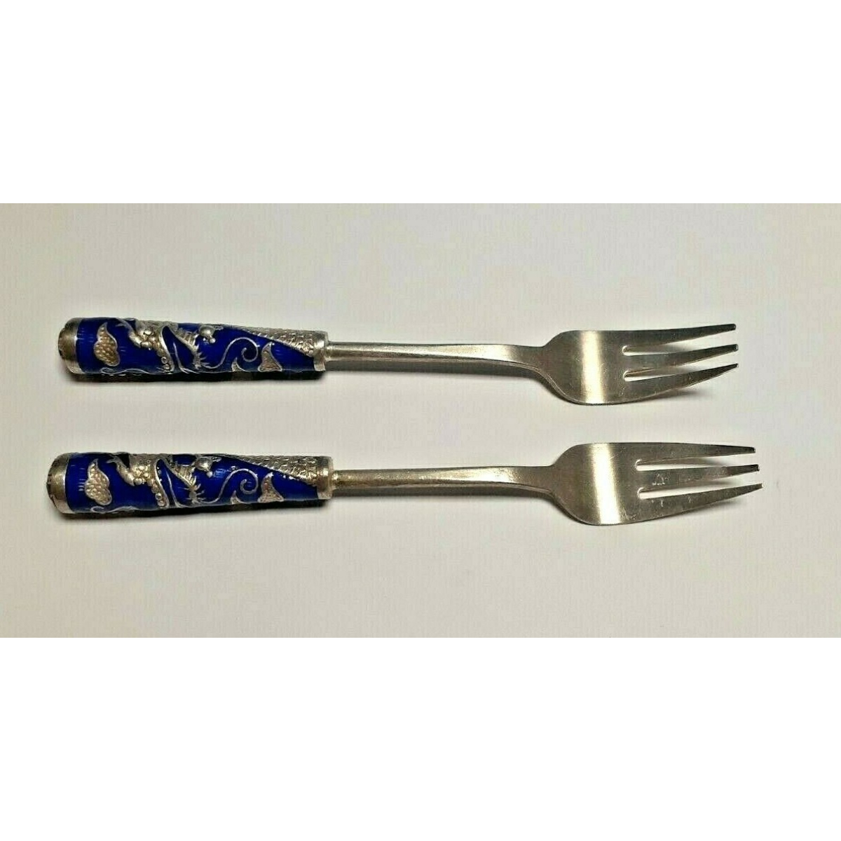  OLD STYLE STERLING SILVER   Designed With Blue & Silver Dragon Fork set