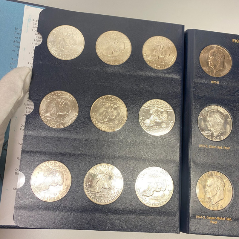 Whitman Album #9131 Eisenhower Dollar 32 Coins 1971 -1978 PDS
