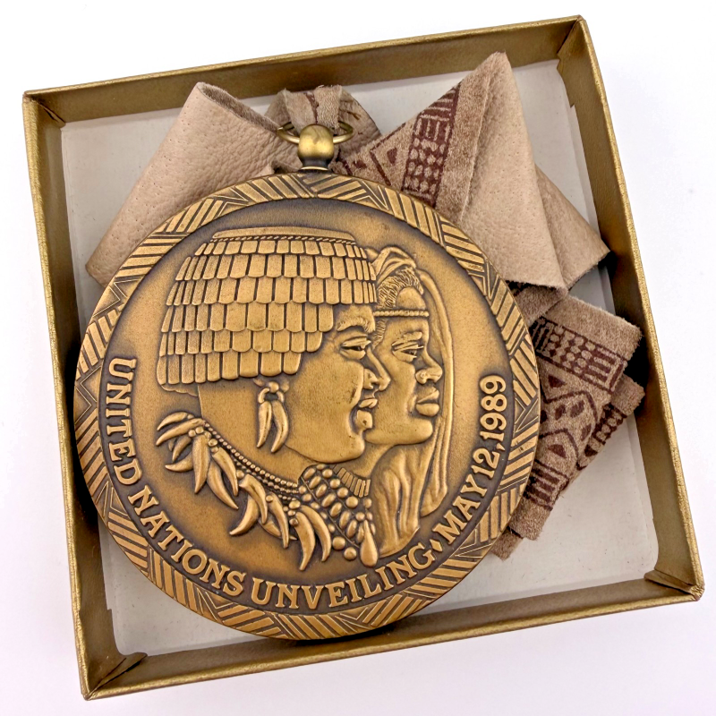 Vintage Budweiser "Great Kings & Queens of Africa" 1989 Commemorative Medal 70mm