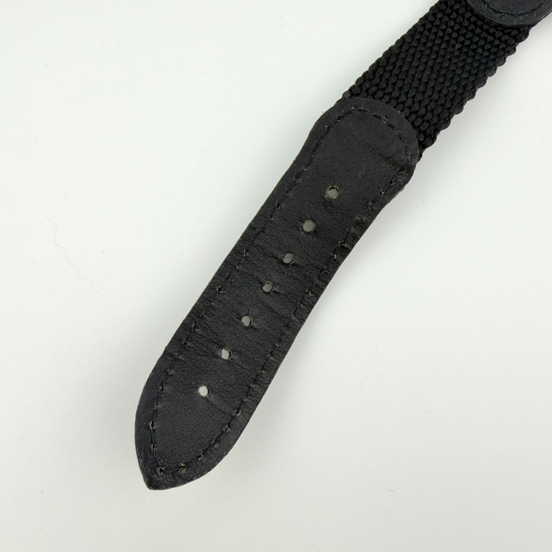 Mens Classic Victorinox Swiss Army 24-Hour Watch Black Bezel White Dial