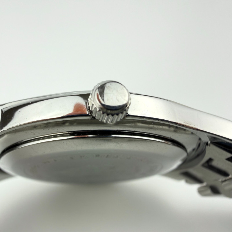 Gucci Unisex Silver Dial Stainless Steel Swiss Quartz Watch Bracelet 5500m