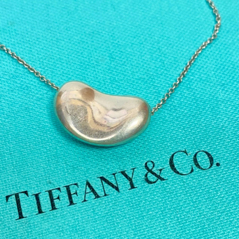 Tiffany & Co Elsa Peretti Sterling Silver Kidney Bean Pendant Necklace Tiffany & Co Elsa Peretti Sterling Silver Kidney Bean Pendant Necklace