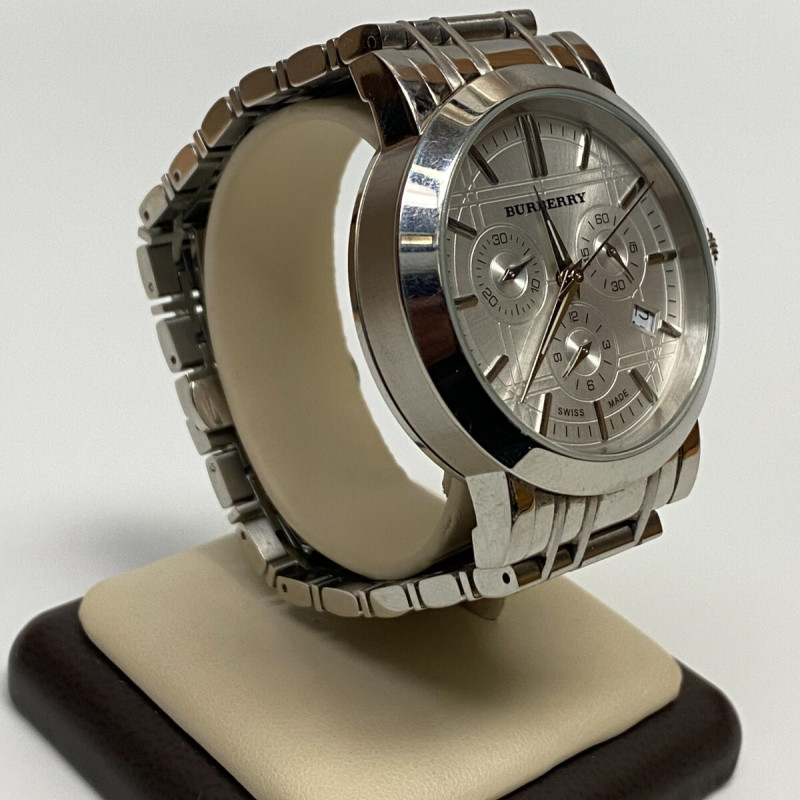 Burberry Chronograph Men's Watch Model BU1372 Stainless Steel Band & Face Burberry Chronograph Men's Watch Model BU1372 Stainless Steel Band & Face