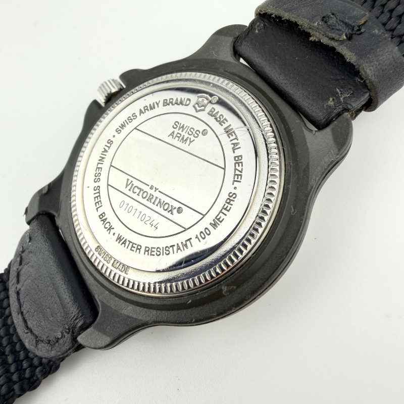 Mens Classic Victorinox Swiss Army 24-Hour Watch Black Bezel White Dial