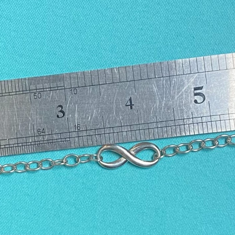 Tiffany & Co Silver Figure Eight Infinity Thick Oval Chain 7.25 Bracelet POUCH Tiffany & Co Silver Figure Eight Infinity Thick Oval Chain 7.25 Bracelet POUCH