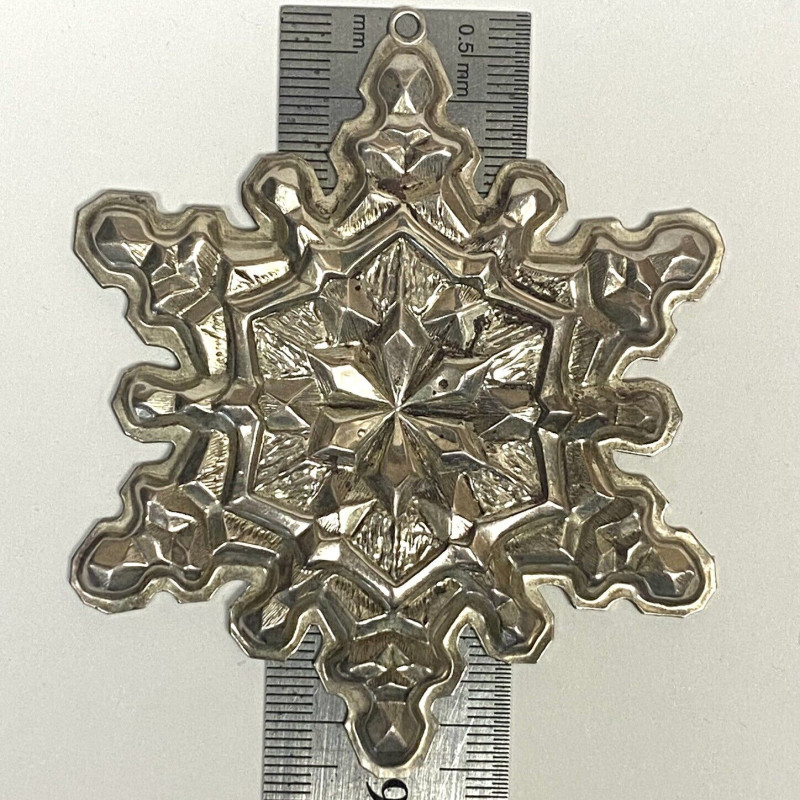 1971 Gorham Sterling Silver Christmas Snowflake Ornament !!! 20.4 grams 1971 Gorham Sterling Silver Christmas Snowflake Ornament !!! 20.4 grams