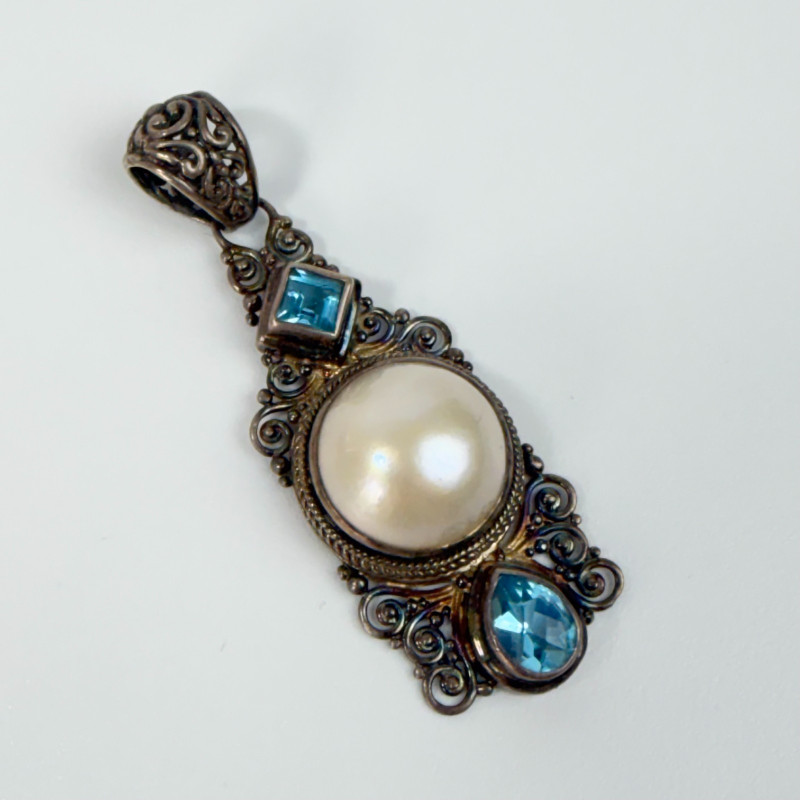 Sarda Bali Sterling Silver Pendant  White Mabe Pearl & Blue Topaz
