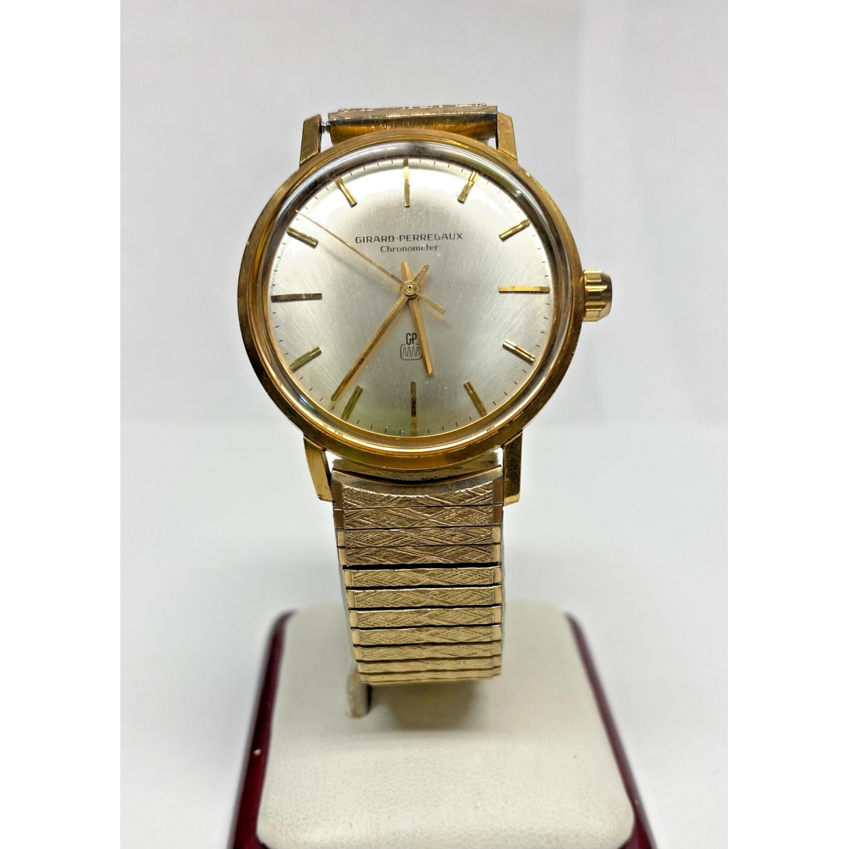 Vintage Girard-Perregaux Mens Watch 18K Solid Gold Chronometer
