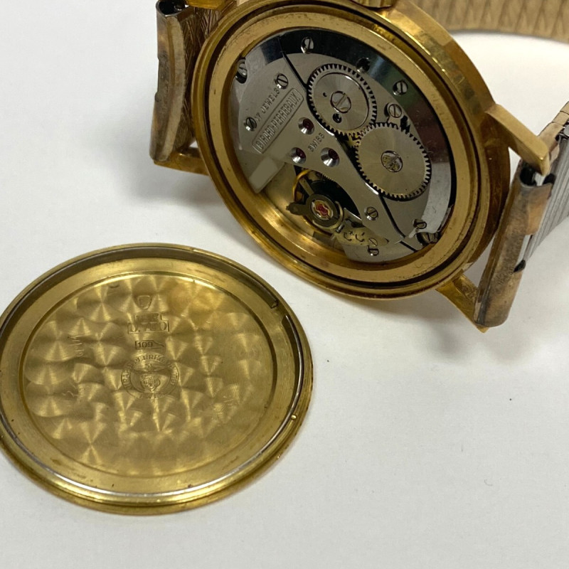 Vintage Girard-Perregaux Mens Watch 18K Solid Gold Chronometer, Size 7 Vintage Girard-Perregaux Mens Watch 18K Solid Gold Chronometer, Size 7
