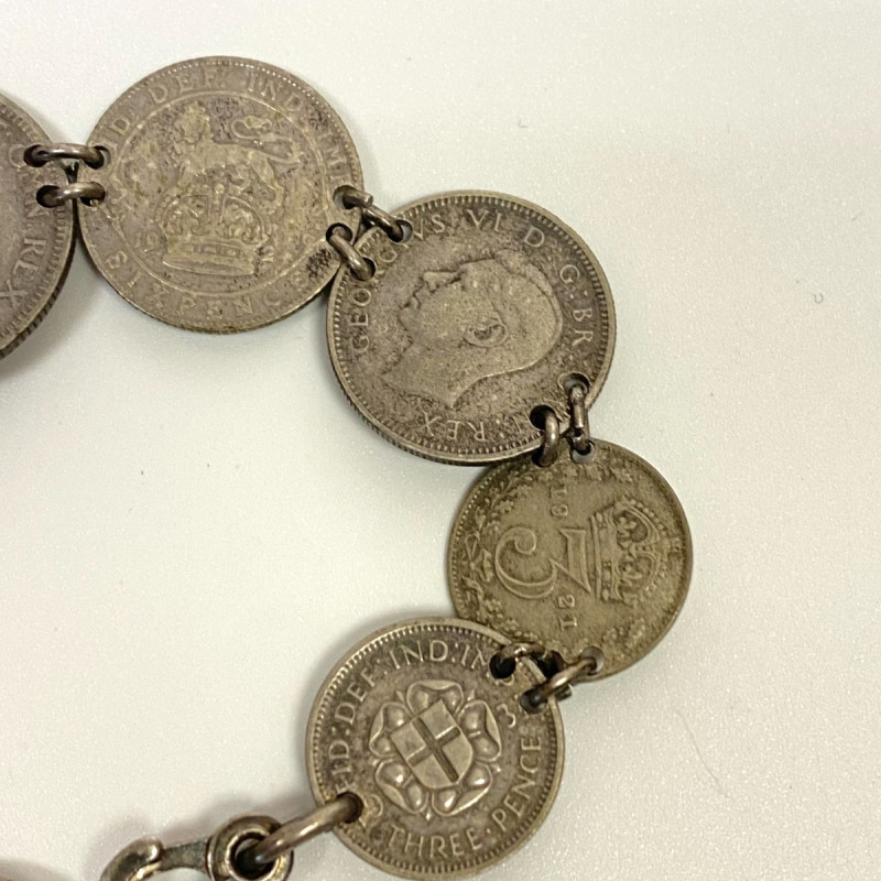 Great Britain 1896-1940 Coins George IV Silver Bracelet, 24 grams Great Britain 1896-1940 Coins George IV Silver Bracelet, 24 grams