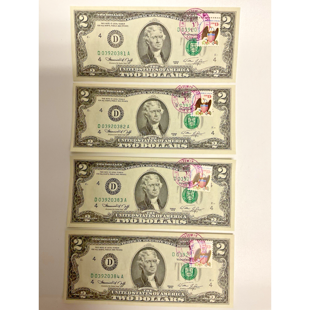1976 $2 First Day of Issue 4 Consecutive Notes 13¢ Stamp Bicentennial UNC