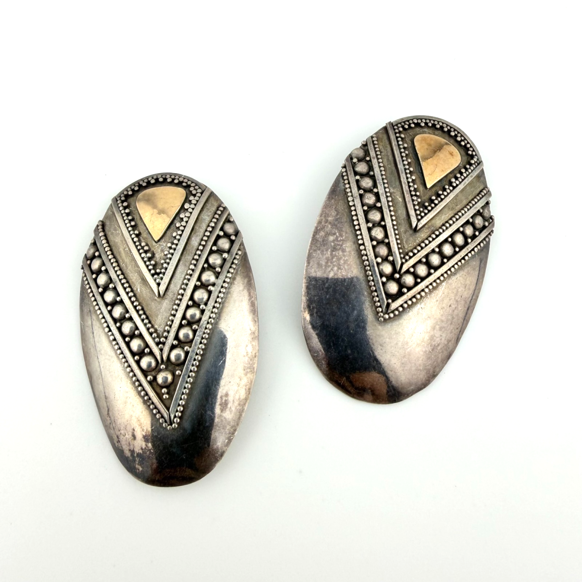 Navajo Ethnic Style 925 Sterling Silver Oval Handcrafted Earrings - Unbranded