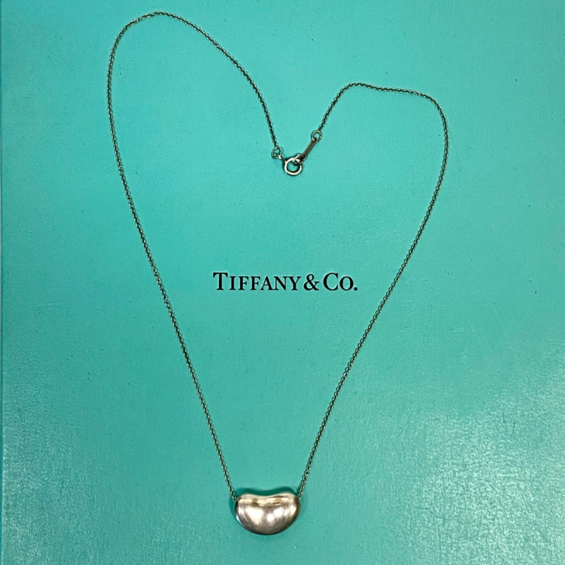 Tiffany & Co Elsa Peretti Sterling Silver Kidney Bean Pendant Necklace Tiffany & Co Elsa Peretti Sterling Silver Kidney Bean Pendant Necklace