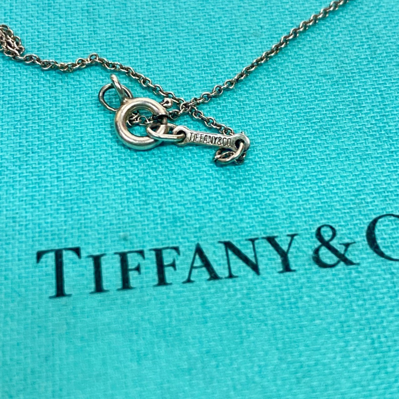 Tiffany & Co Elsa Peretti Sterling Silver Kidney Bean Pendant Necklace Tiffany & Co Elsa Peretti Sterling Silver Kidney Bean Pendant Necklace