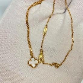 Van Cleef & Arpels Sweet Alhambra Necklace 18k Yellow Gold Mother of Pearl