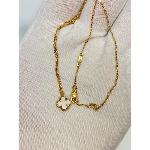 Van Cleef & Arpels Sweet Alhambra Necklace 18k Yellow Gold Mother of Pearl Van Cleef & Arpels Sweet Alhambra Necklace 18k Yellow Gold Mother of Pearl