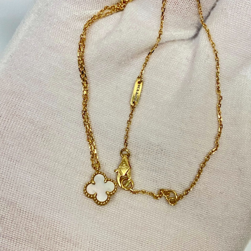 Van Cleef & Arpels Sweet Alhambra Necklace 18k Yellow Gold Mother of Pearl