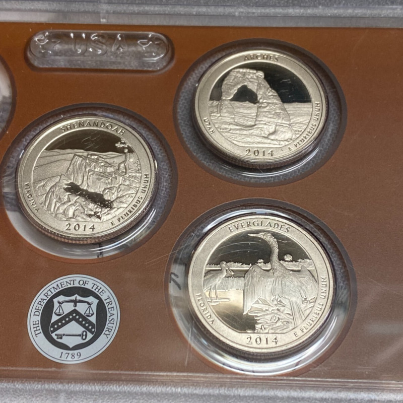 2014 Proof set San Francisco mint, 9 coins, two cases with 1$ and Quarter Dollar