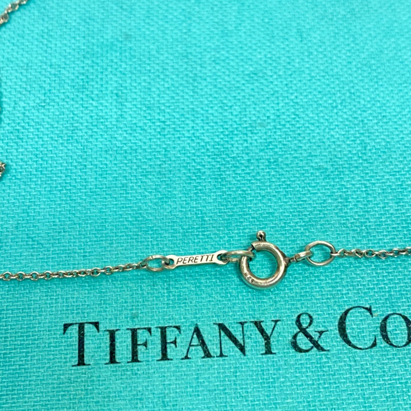Tiffany & Co Elsa Peretti Sterling Silver Kidney Bean Pendant Necklace Tiffany & Co Elsa Peretti Sterling Silver Kidney Bean Pendant Necklace