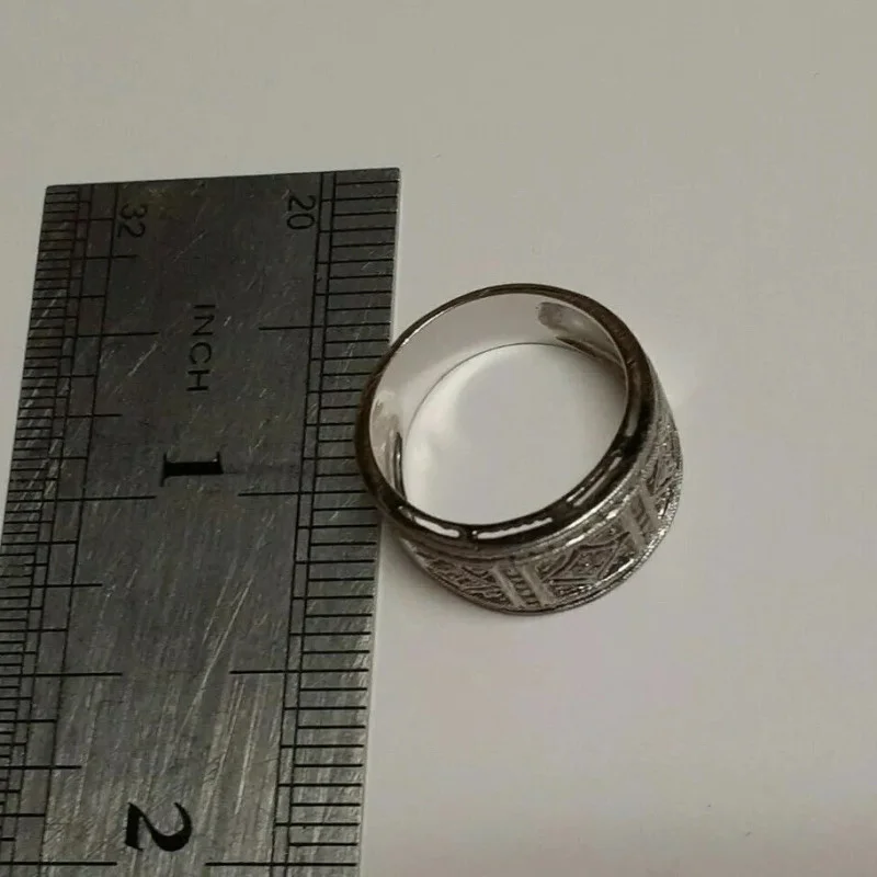 14k Ring with Diamond Style Studded Ring, 6.6 g, Size: 7