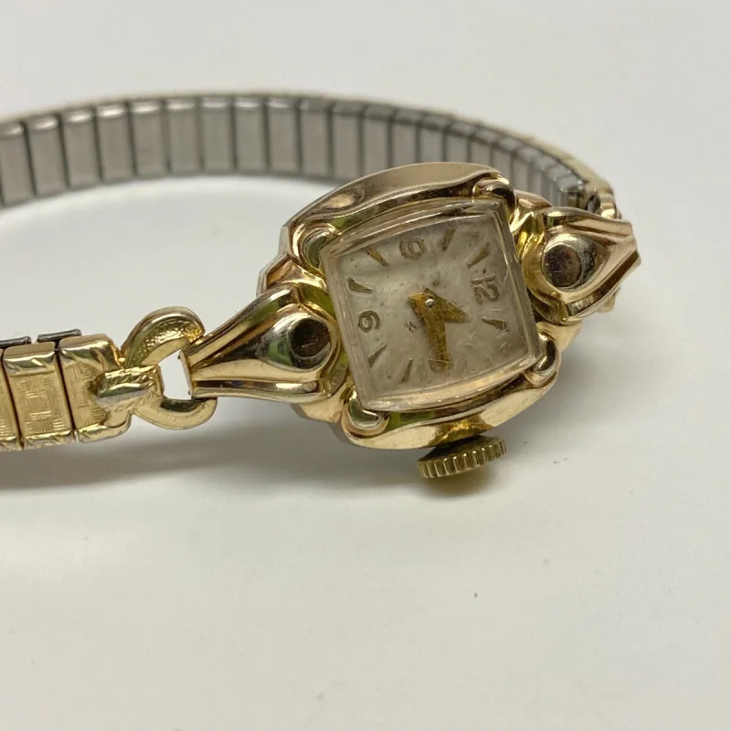 Vintage Bulova 10K Rolled Gold Plate Bezel Stainless Back Watch
