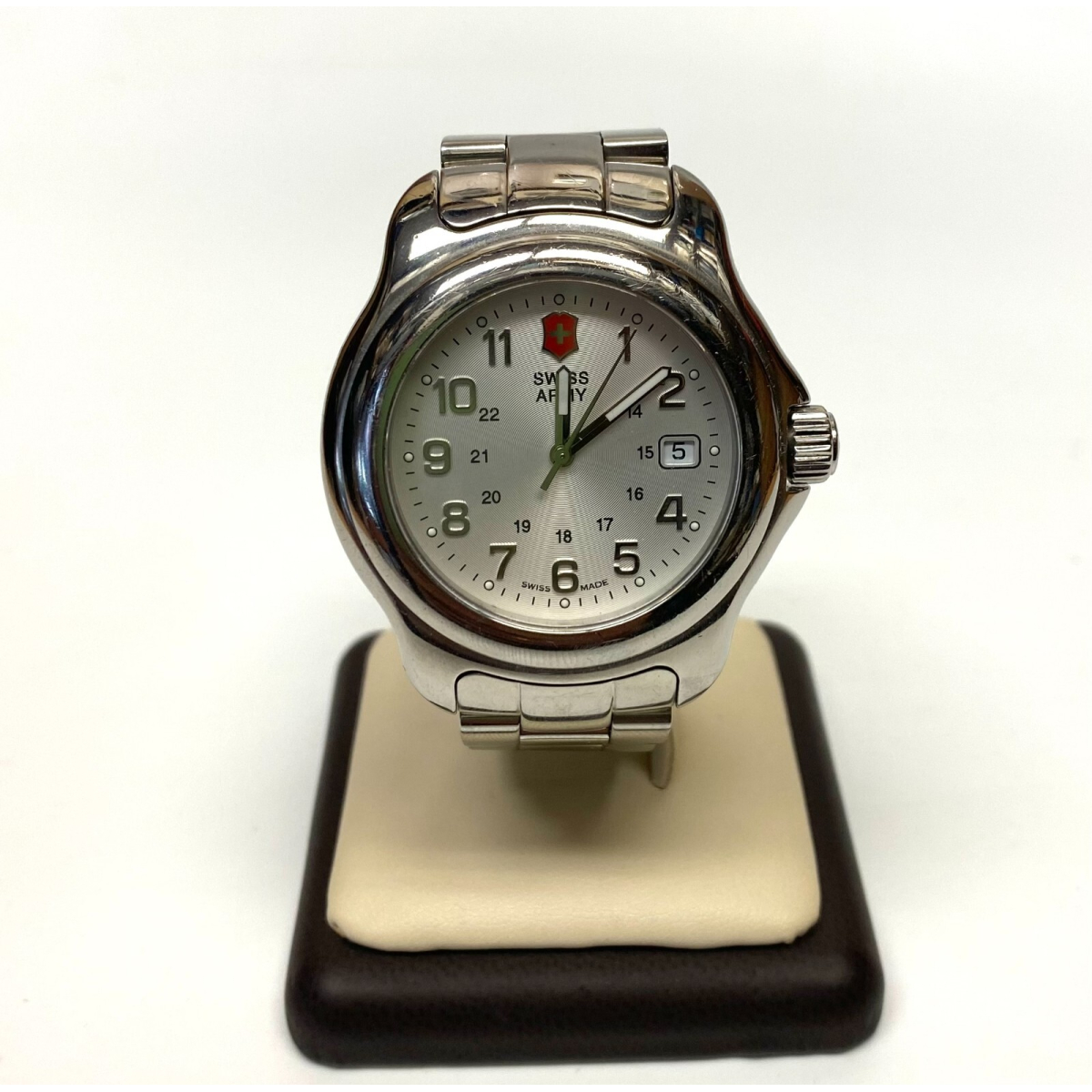 Victorinox Swiss Army  100 meter Date Watch New Battery