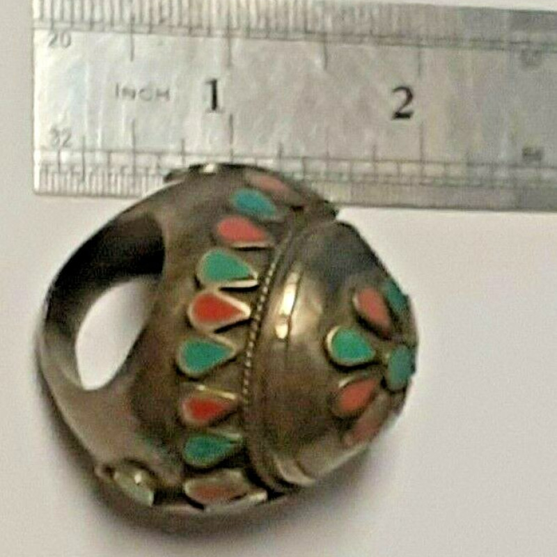 Beautiful Pink & Green Colored Sterling Silver Size 11 Ring Beautiful Pink & Green Colored Sterling Silver Size 11 Ring