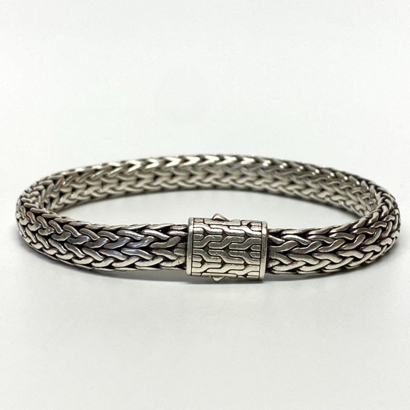 John Hardy Sterling Silver Chain Bracelet 8 inch, 8 mm diameter John Hardy Sterling Silver Chain Bracelet 8 inch, 8 mm diameter