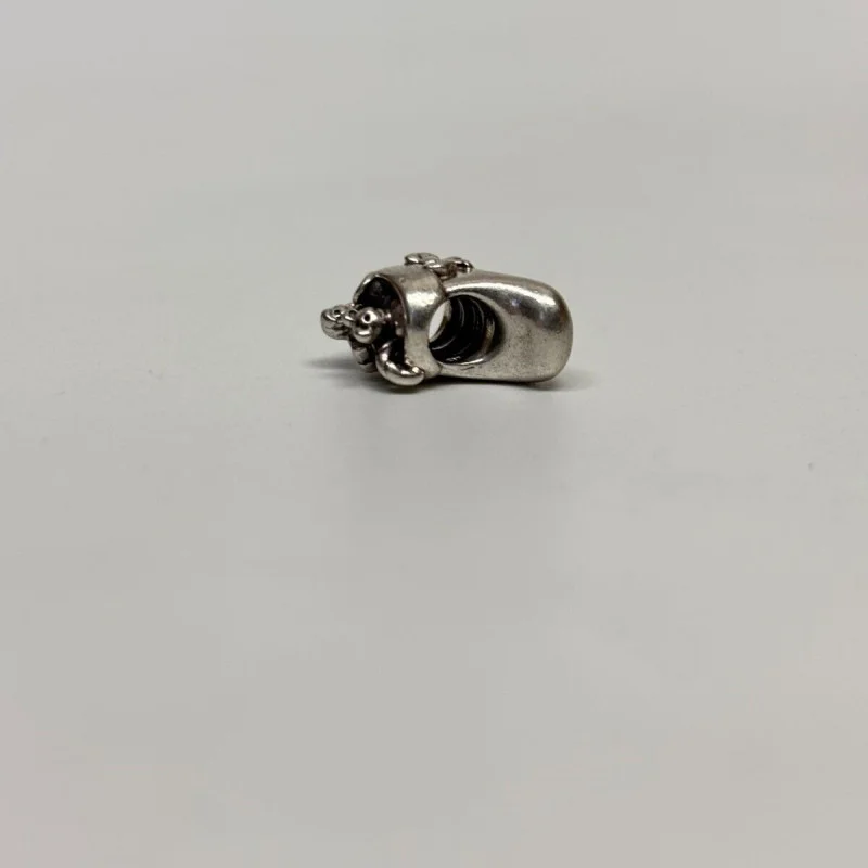 Authentic Pandora Santa's Stocking Charm - Sterling Christmas 791038 Retired Authentic Pandora Santa's Stocking Charm - Sterling Christmas 791038 Retired