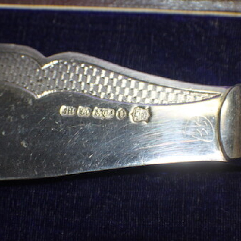 SILVER PLATE ANTIQUE FORK AND KNIFE 12 INCHES "RMEN" Silver Mark