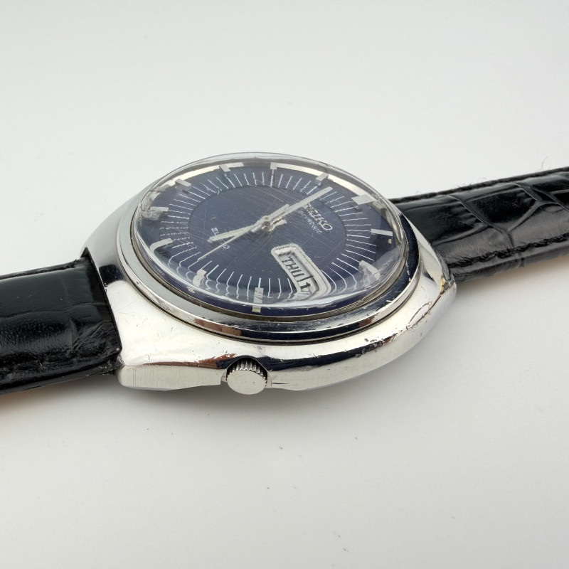 Vintage Seiko Electronic EL-370 Blue Dial Day-Date Stainless Steel Watch