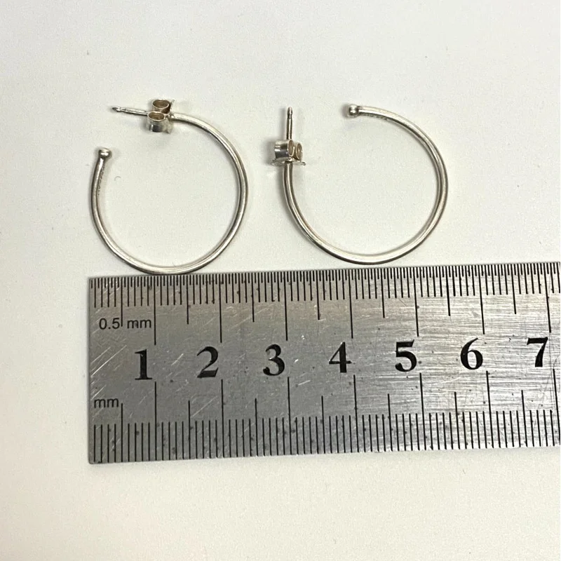 100% Authentic Pandora Post Medium Round Smooth Hoop Earrings - 290650