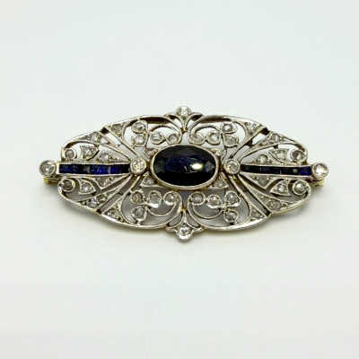 Vintage Art Deco Platinum Blue and White Sapphires Diamonds Leaf Filigree Brooch Vintage Art Deco Platinum Blue and White Sapphires Diamonds Leaf Filigree Brooch