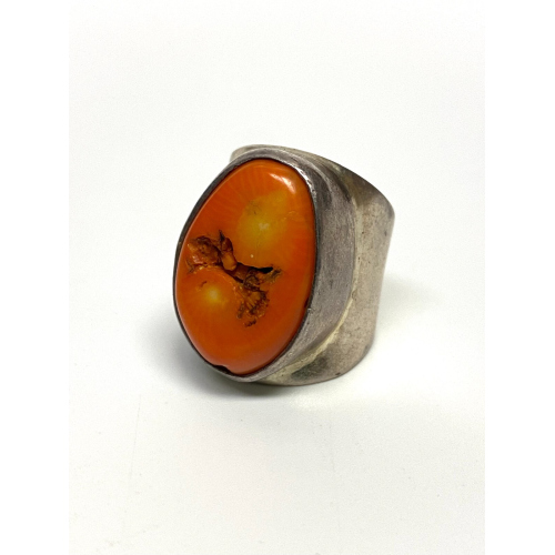 Superb Vintage Sterling Silver Salmon Orange Coral Ring Size 7.25 Superb Vintage Sterling Silver Salmon Orange Coral Ring Size 7.25