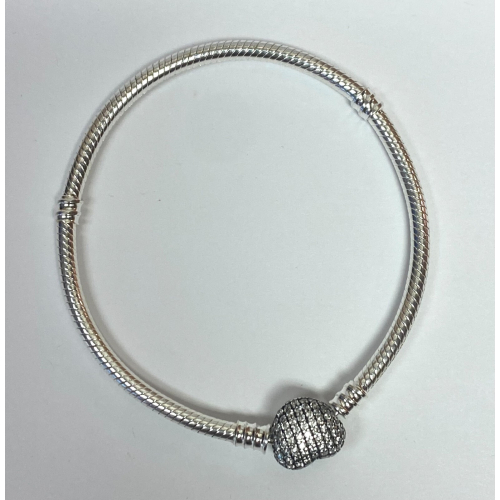 Authentic Pandora Pave HEART MOMENTS Charm bracelet 18cm CZ clip logo Silver AL Authentic Pandora Pave HEART MOMENTS Charm bracelet 18cm CZ clip logo Silver AL