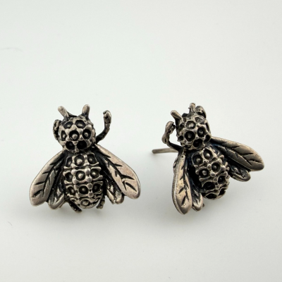 Vintage Style Sterling Silver Bumble Bee Stud Earrings Vintage Style Sterling Silver Bumble Bee Stud Earrings