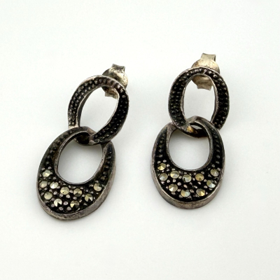 Vintage Sterling Silver Marcasite Interlocking Circle Dangle Earrings Vintage Sterling Silver Marcasite Interlocking Circle Dangle Earrings